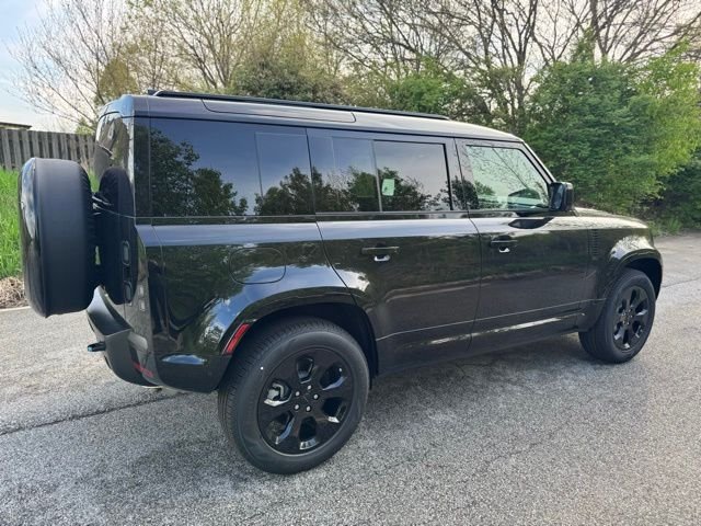 New 2026 Santorini Black Land Rover X-Dynamic SE image 5