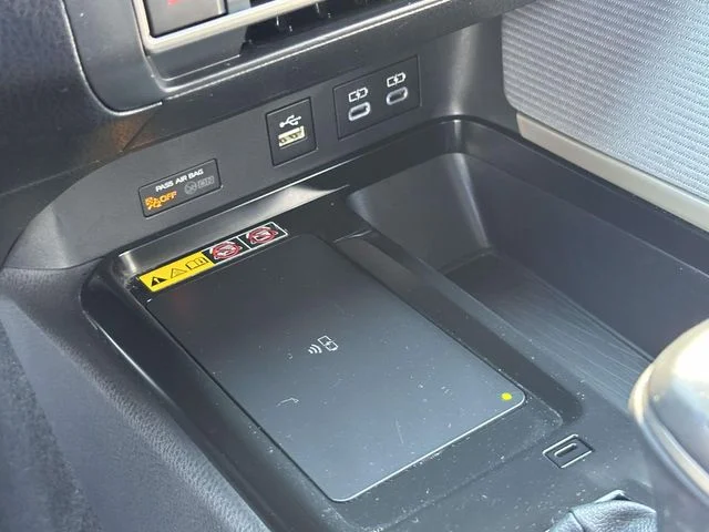 2025 Toyota Camry SE - Photo 21