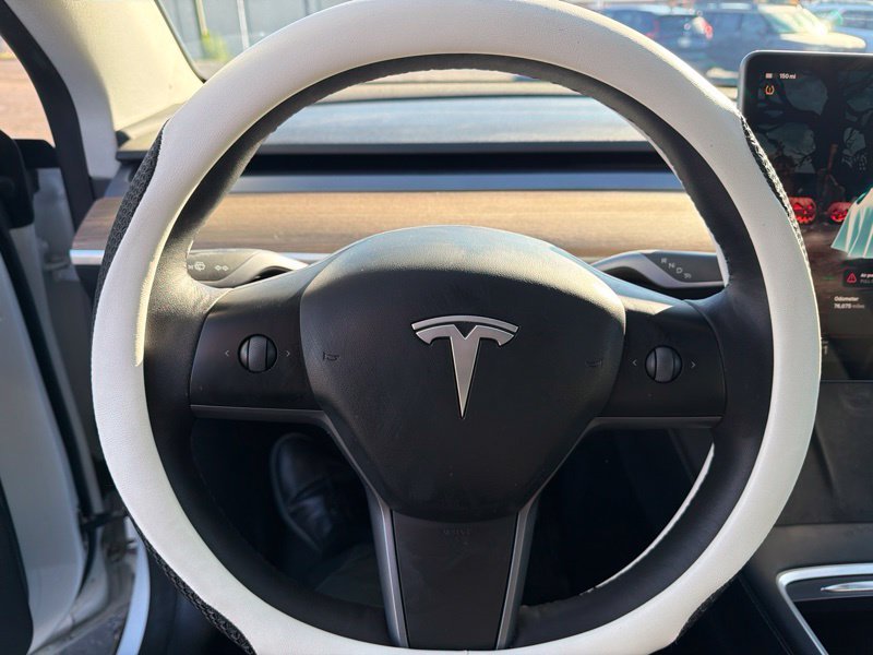 Used 2022  Tesla Long Range image 15