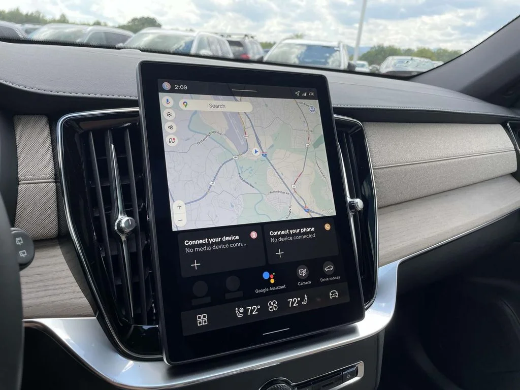 2026 Volvo XC90 Plus - Photo 15