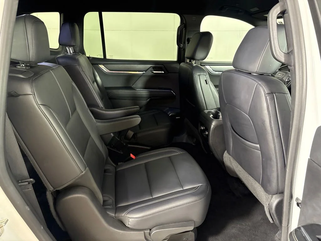 Used 2024 White GMC Elevation image 20