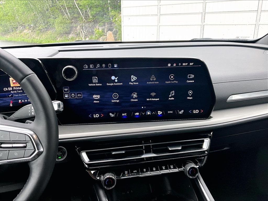 Used 2024 Summit White Chevrolet  image 19