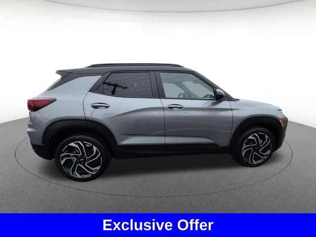 Used 2025 Sterling Gray Metallic Chevrolet RS image 10
