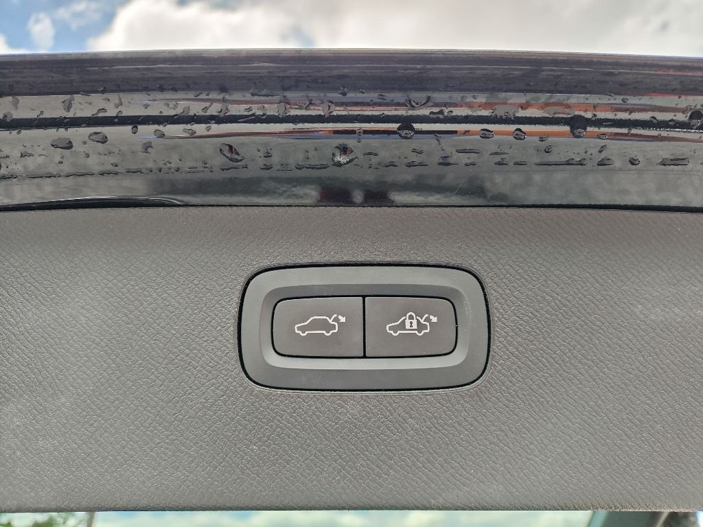 Used 2023 Black Volvo Ultimate image 23
