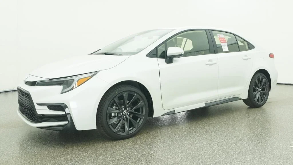 2026 Toyota Corolla SE - Photo 18