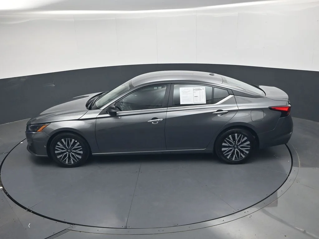 Used 2025 Gray Nissan 2.5 SV image 30