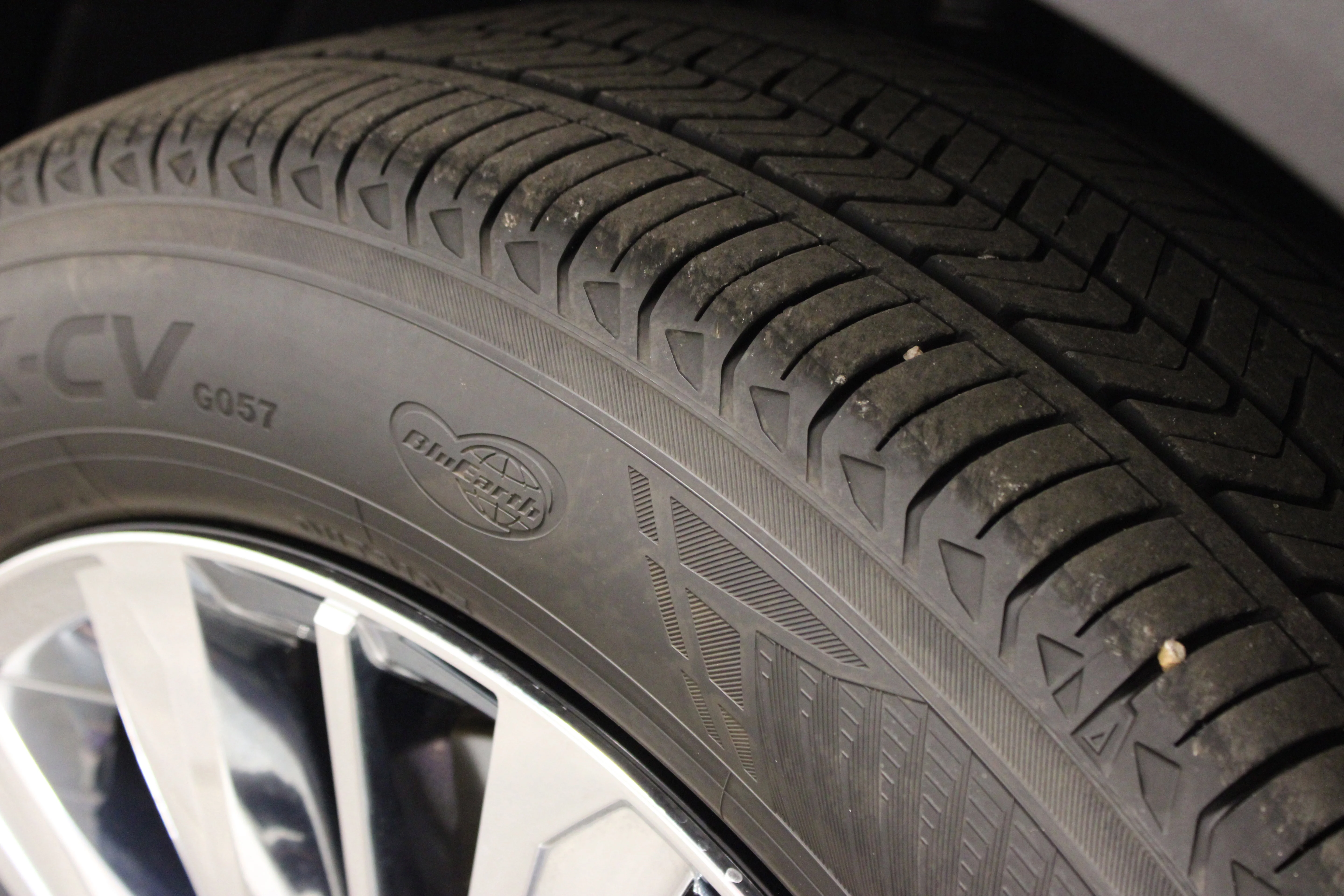 Used 2024 Pearl Toyota Platinum image 11