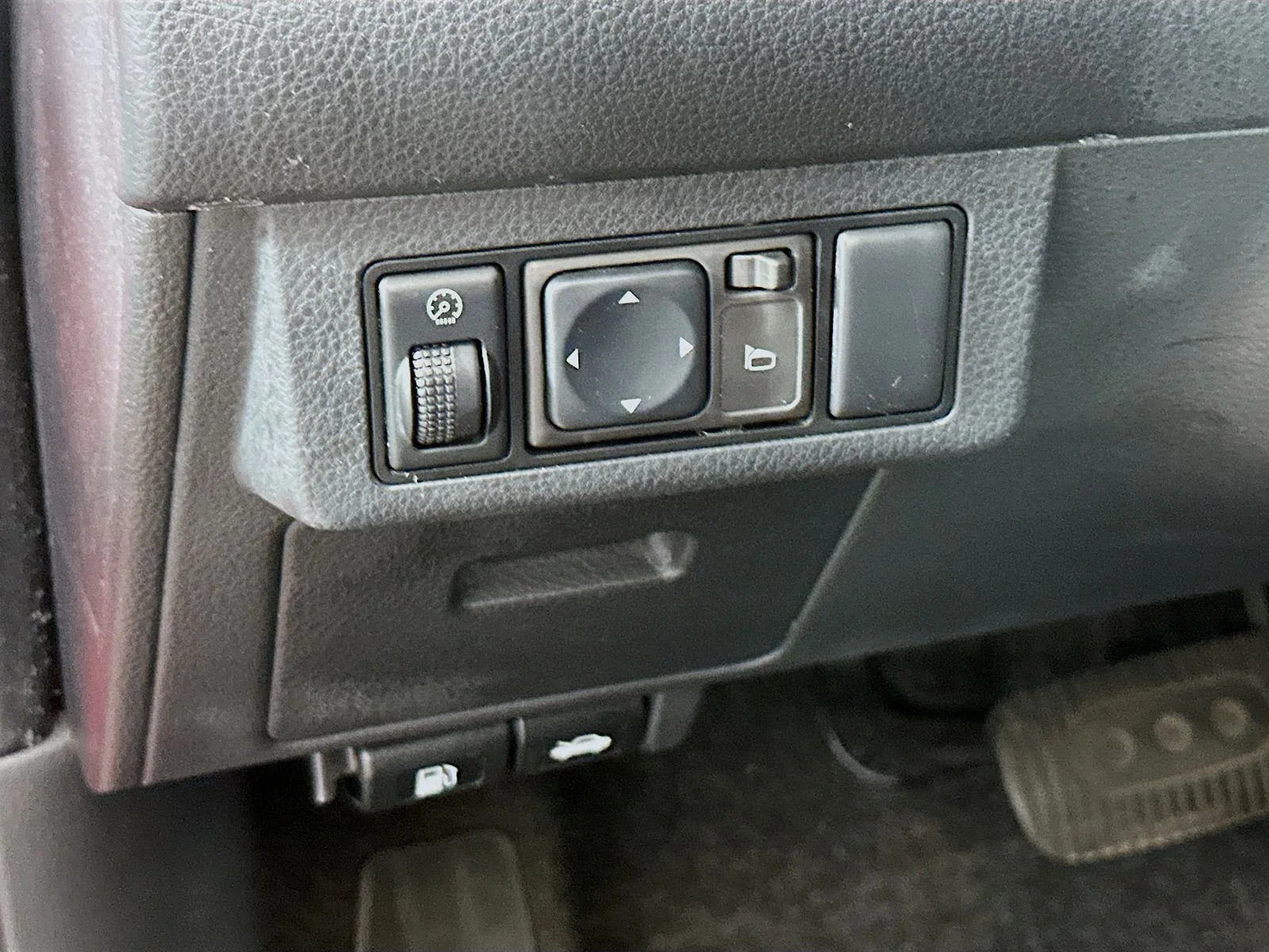 Used 2007 Red Alert Nissan 1.8 S image 10