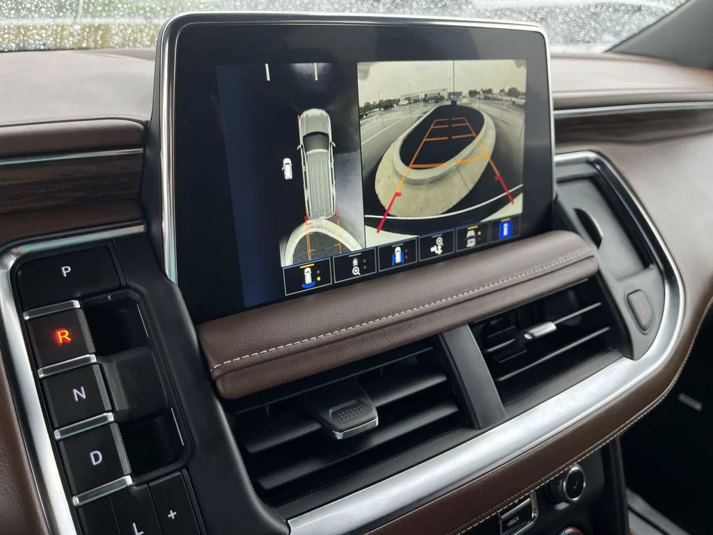 Used 2023 White Chevrolet High Country image 17