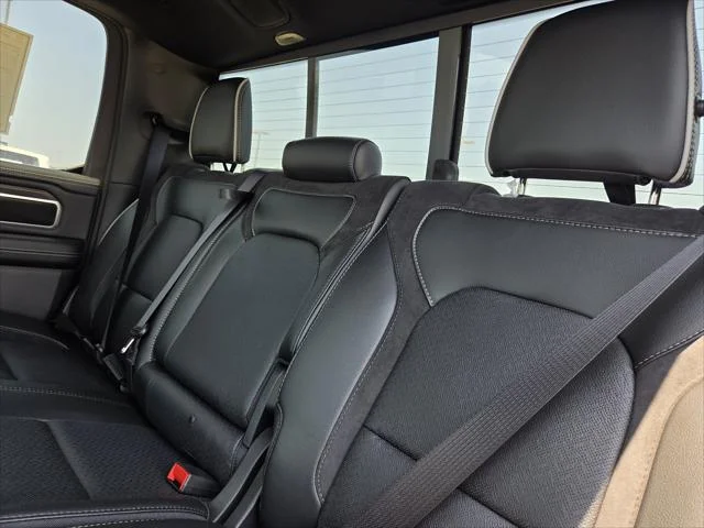 New 2026 Diamond Black Crystal Pearl-Coat Exterior Paint RAM LARAMIE image 24