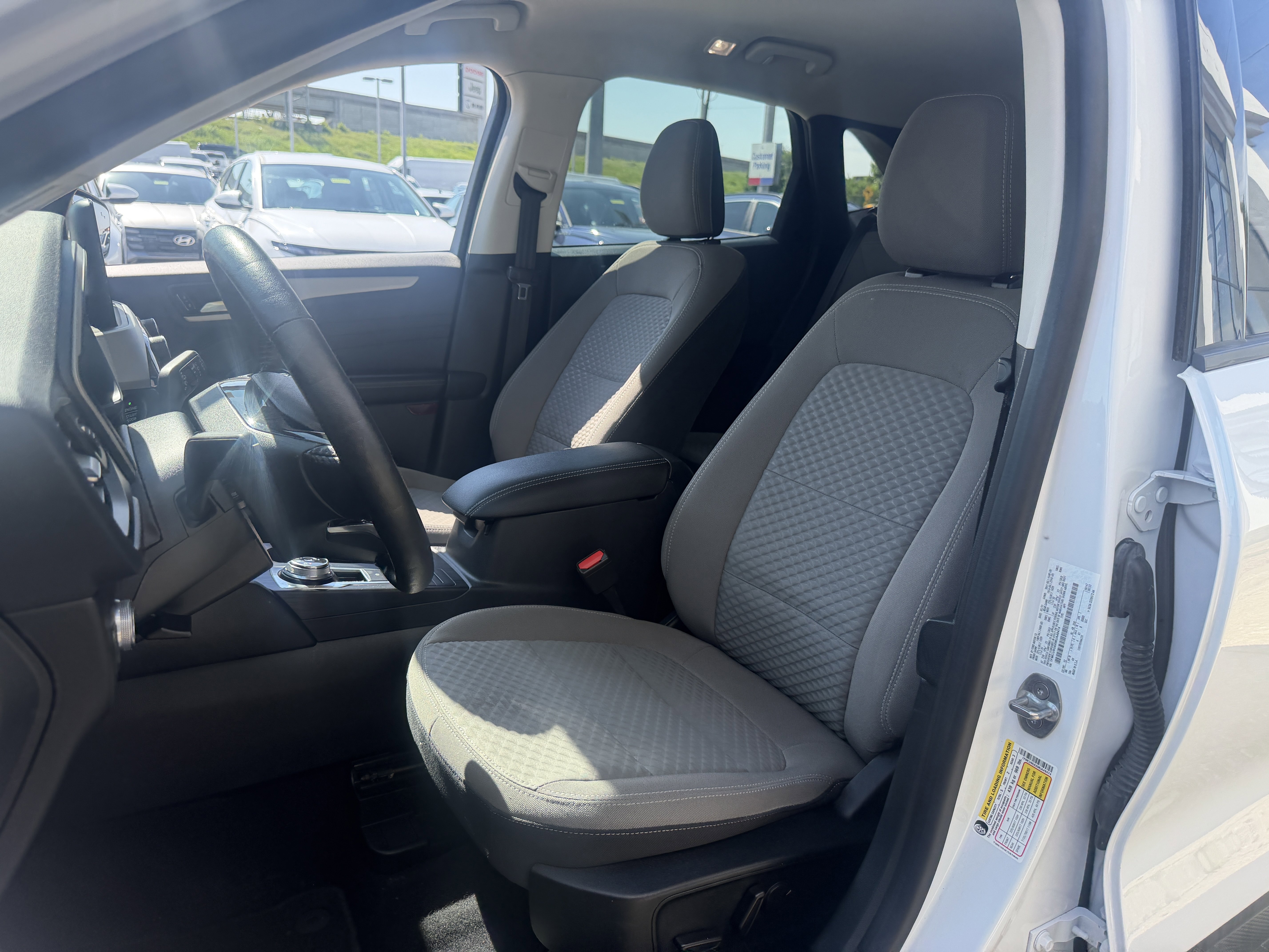 Used 2021 Oxford White Ford SE image 29