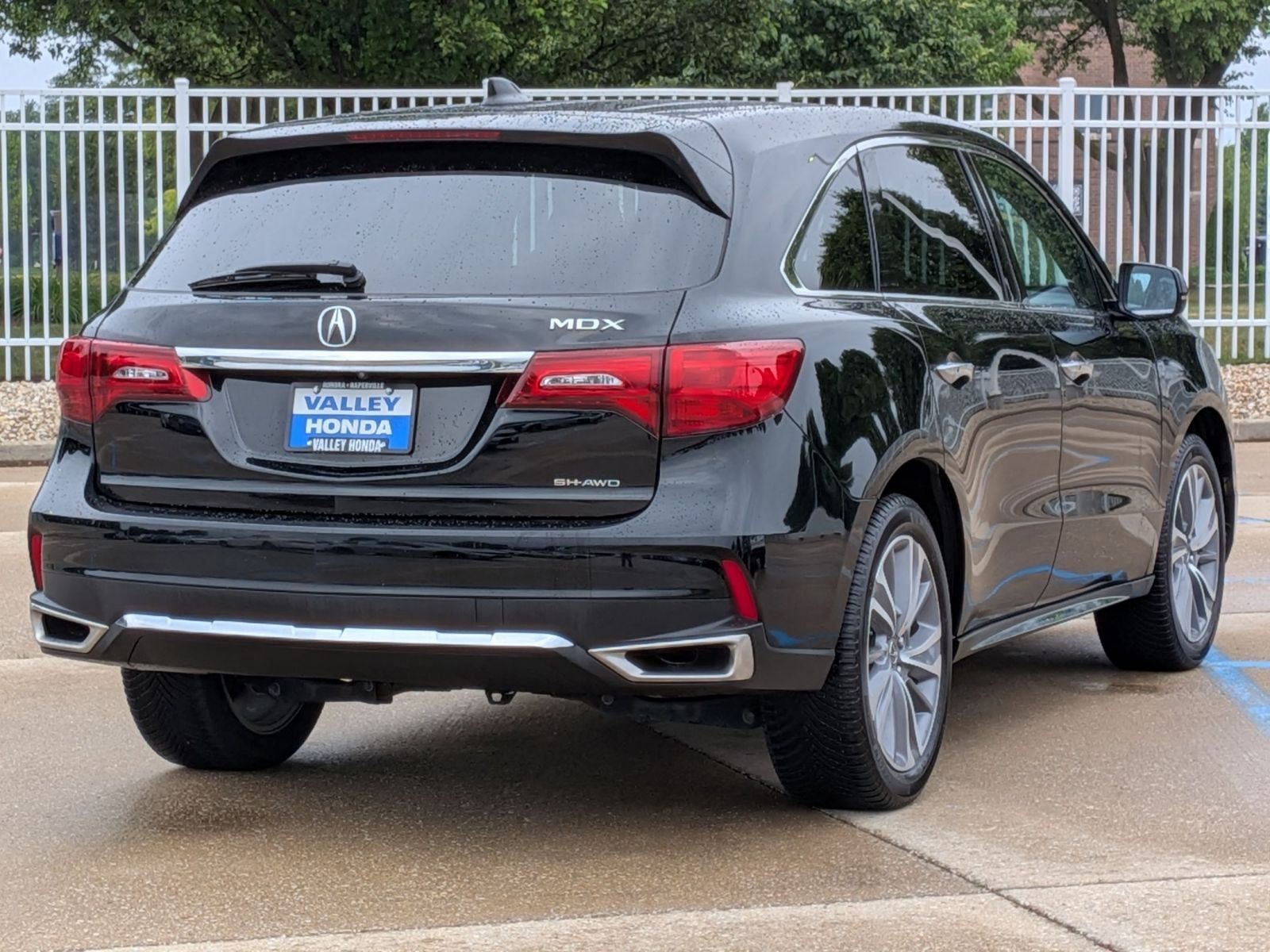 Used 2017 Crystal Black Pearl Acura SH-AWD w/ Technology Package image 6
