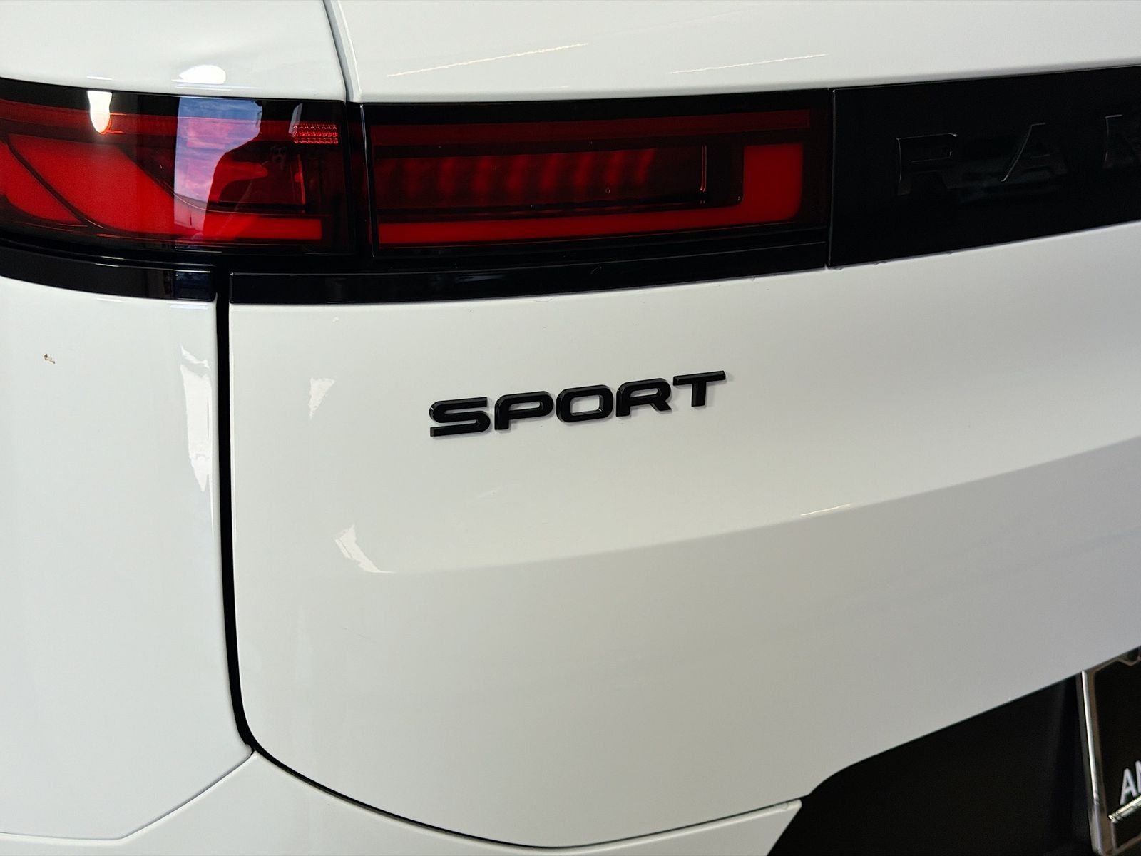 New 2026 Fuji White LAND ROVER SE image 30