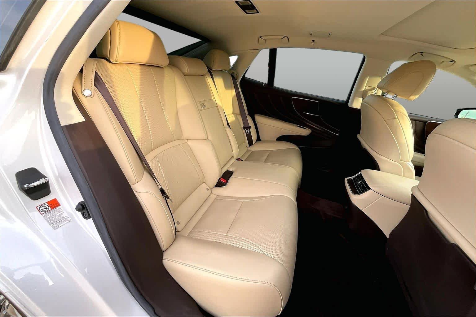 Used 2020 Eminent White Pearl Lexus  image 19