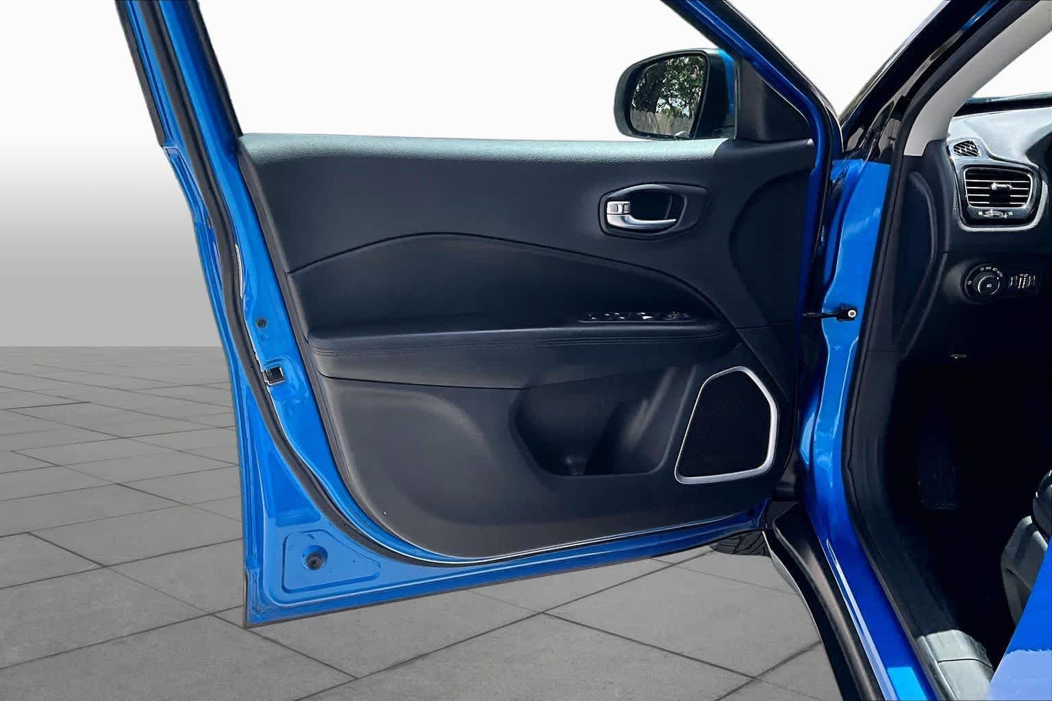 Used 2019 Laser Blue Pearlcoat Jeep Altitude image 21