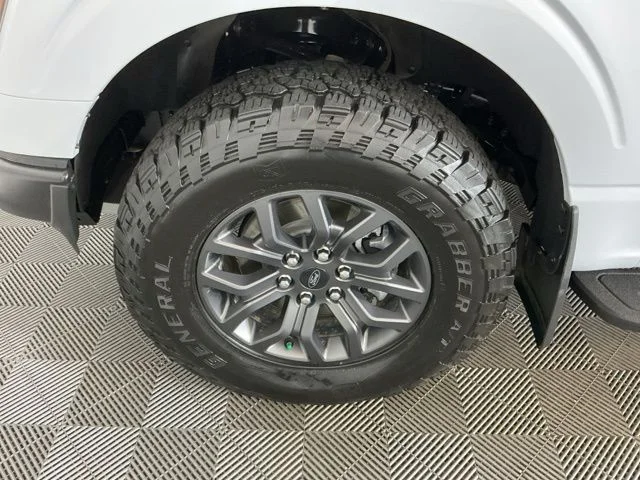 Used 2025 Space White Metallic Ford Tremor image 32