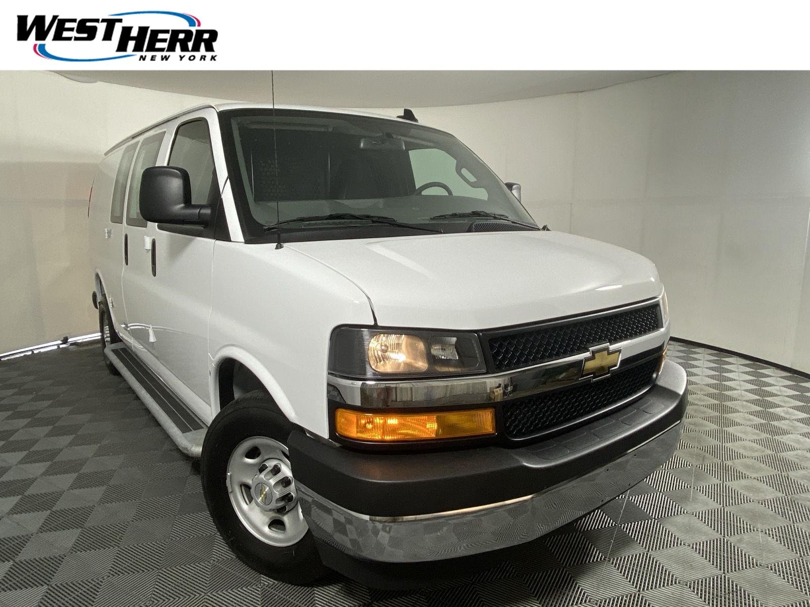 Used 2025 Summit White Chevrolet Work Van image 1