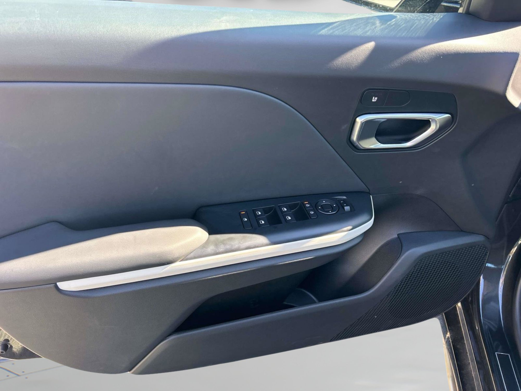 New 2027 Interstellar Gray Kia GT-Line image 18