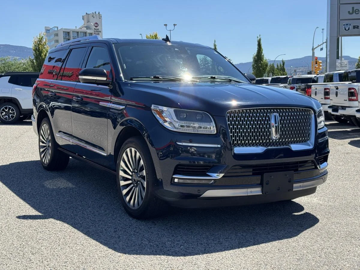Used 2020 Blue Lincoln Reserve image 3
