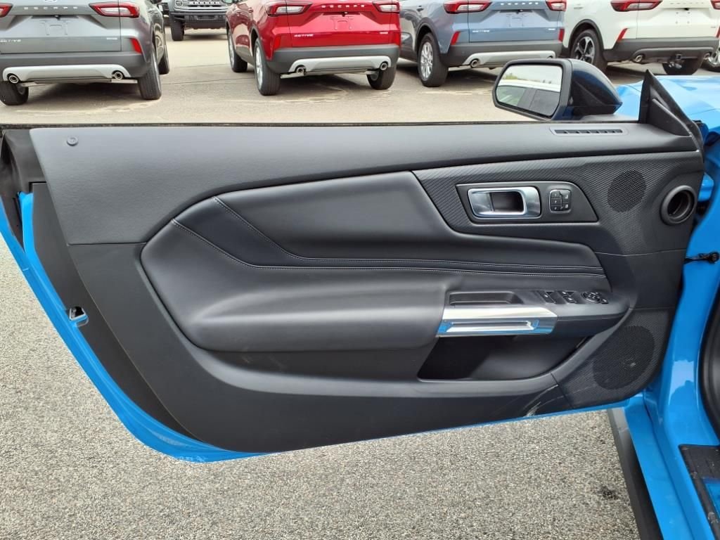 2025 Ford Mustang GT Premium Convertible - Photo 10