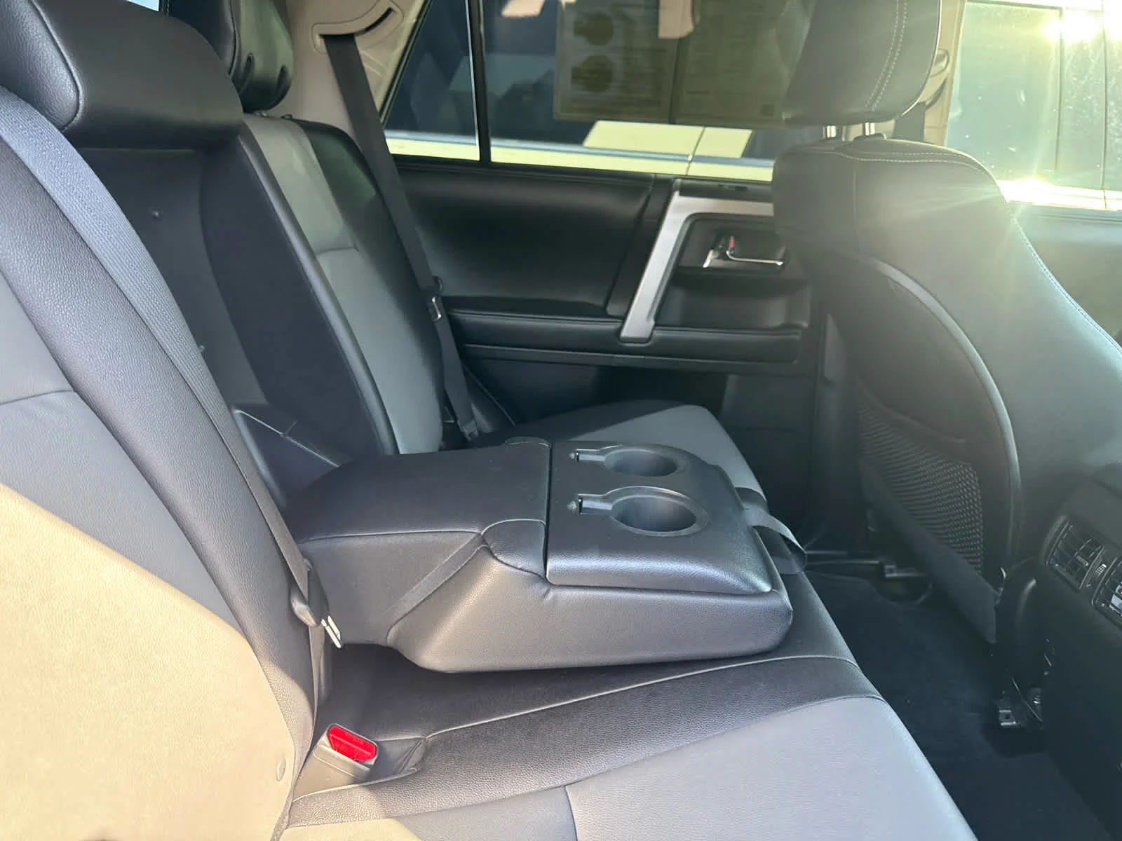 Used 2014 Magnetic Gray Metallic Toyota SR5 Premium image 17