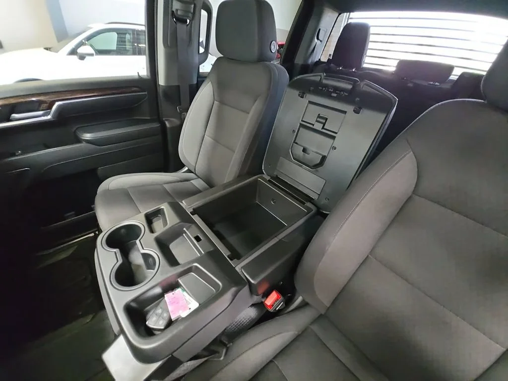 Certified Used 2025 Sterling Metallic GMC Elevation image 27
