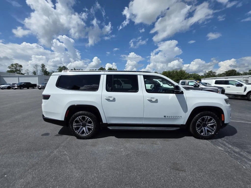 Used 2023 White Jeep Series II image 6