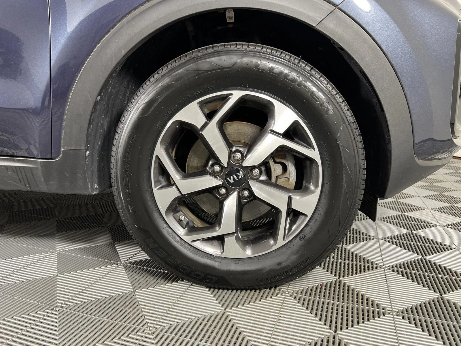 Used 2022 Pacific Blue Kia LX image 12
