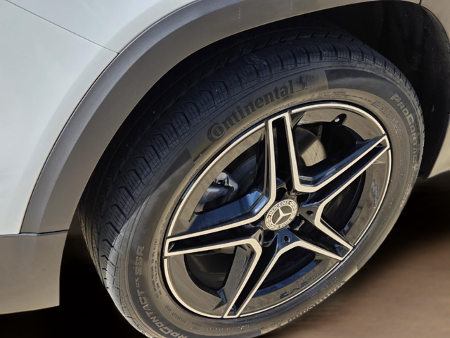Used 2022  Mercedes-Benz GLB 250 image 35