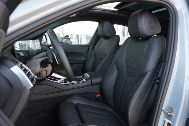 Used 2025 Gray BMW xDrive40i image 27