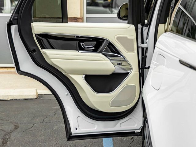 New 2026 Fuji White Land Rover SE image 20