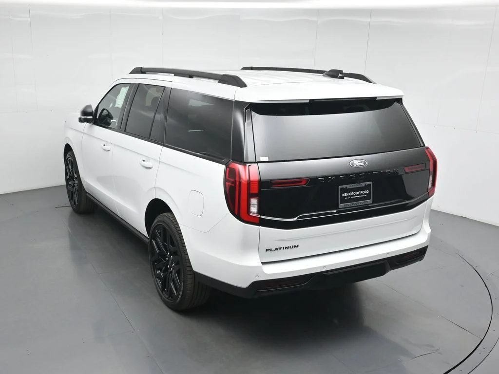 New 2026 Oxford White Ford Platinum image 36