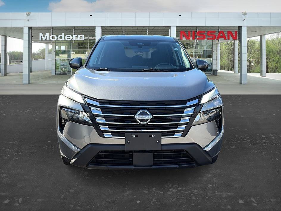 Used 2025 Gun Metallic Nissan SV image 8
