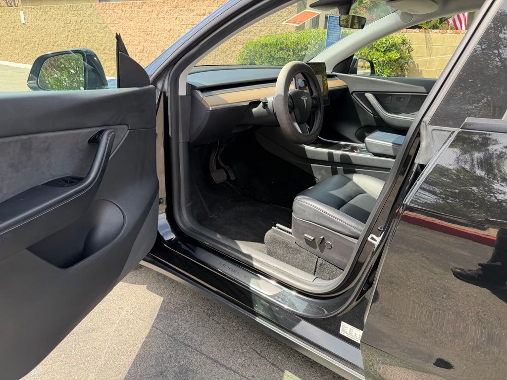 Used 2021 Black Tesla Long Range image 16
