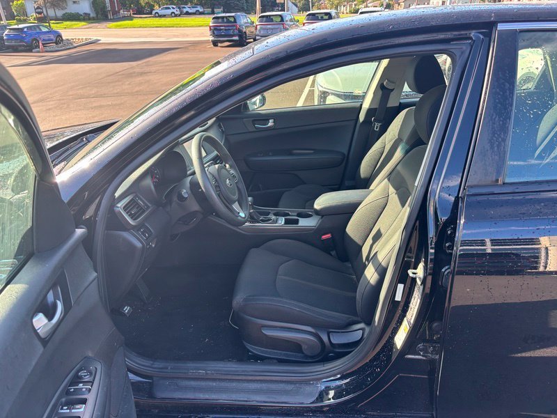 Used 2018 Black Kia LX image 9