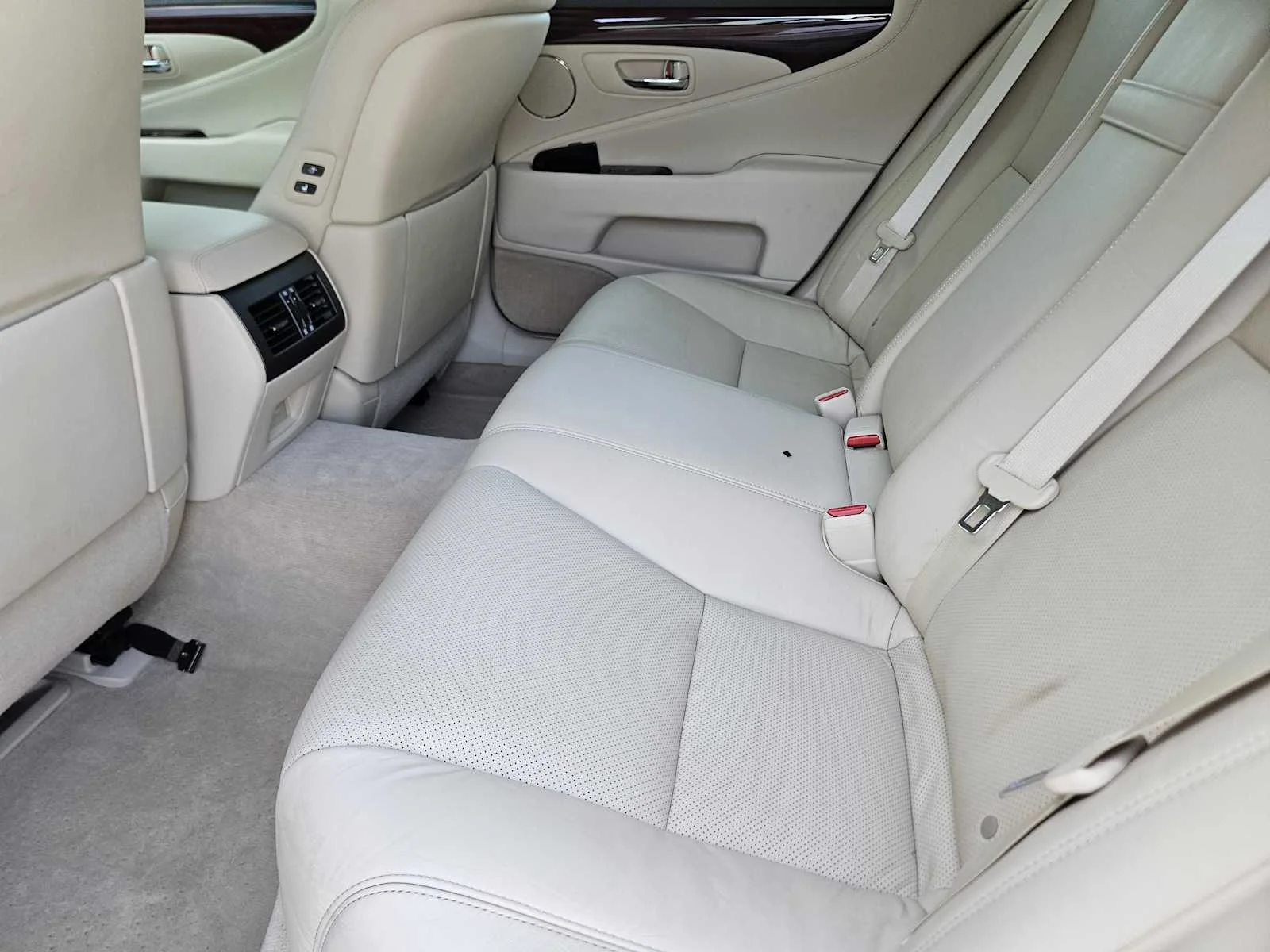 Used 2010 Matador Red Mica Lexus  image 22