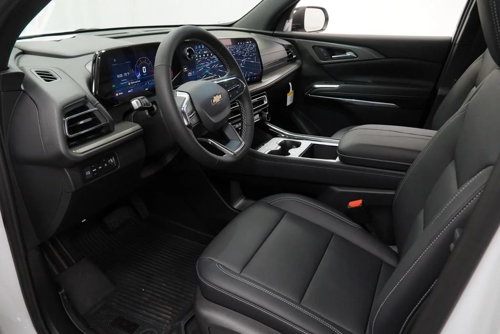 New 2027 Summit White Chevrolet LT image 10