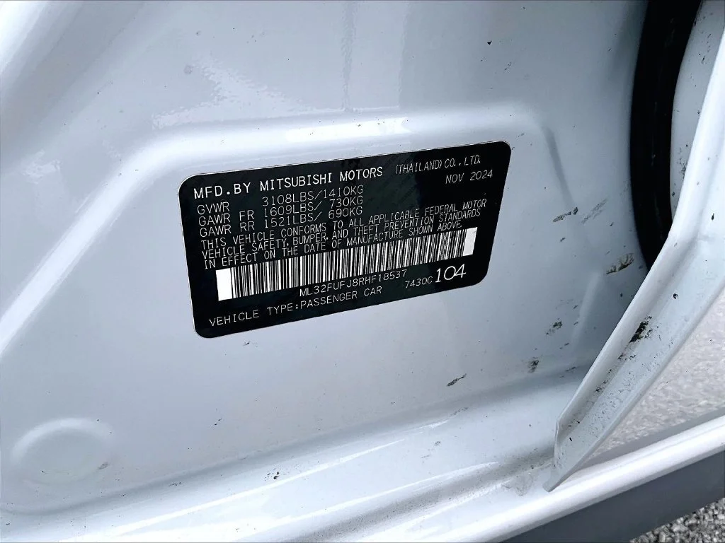 Used 2024 Red Mitsubishi ES image 35