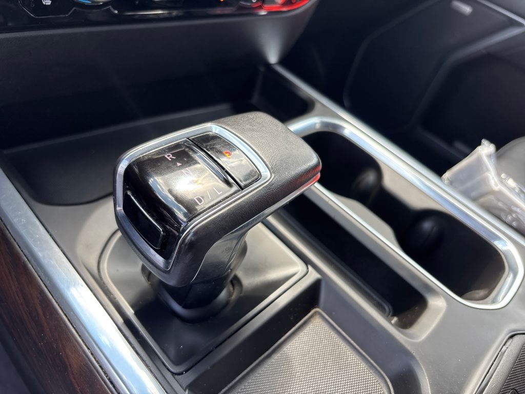 Used 2022 Silver GMC SLT image 27