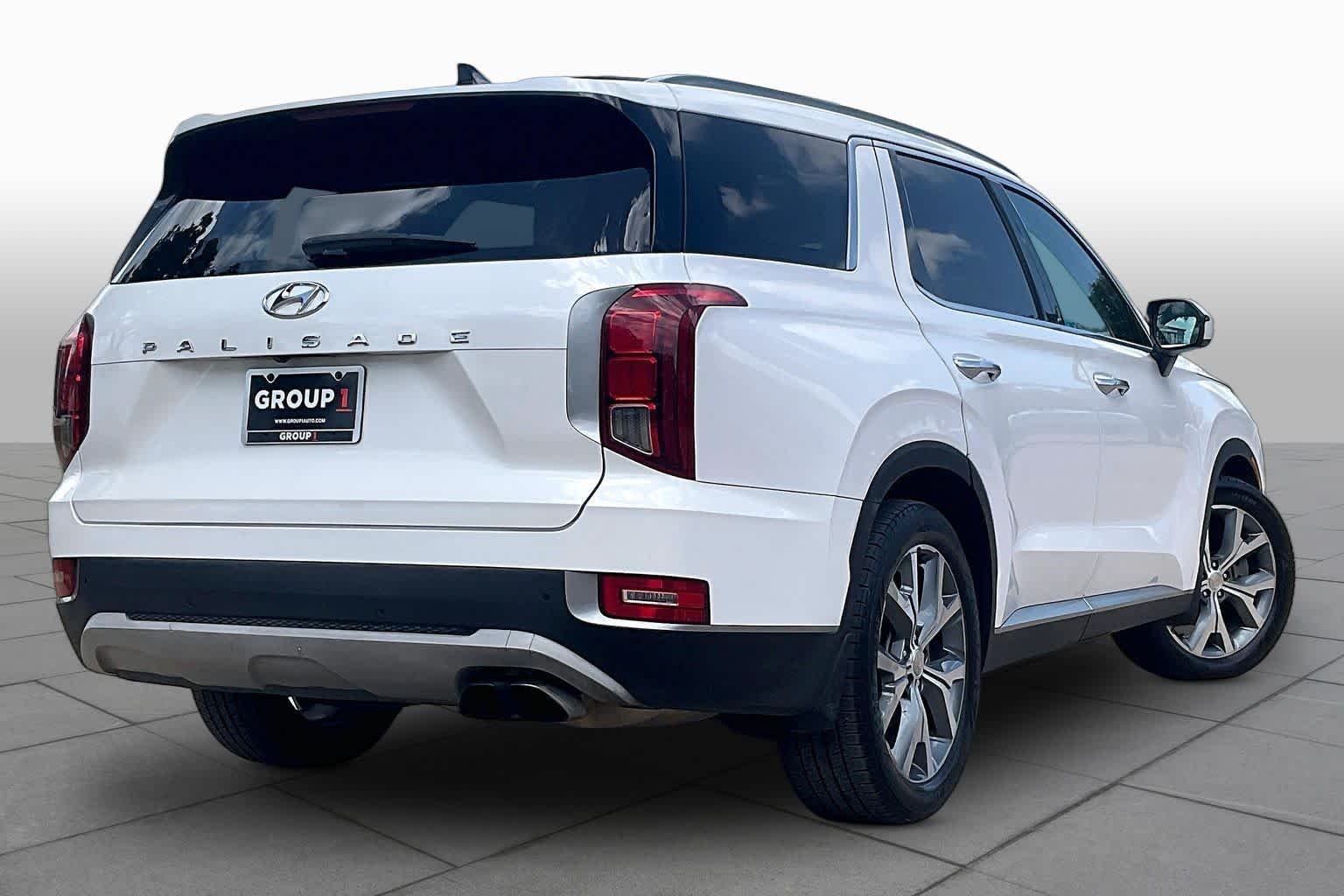 Used 2020 Hyper White Hyundai SEL image 13