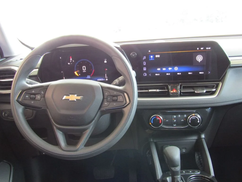Used 2025 Black Chevrolet LT image 5