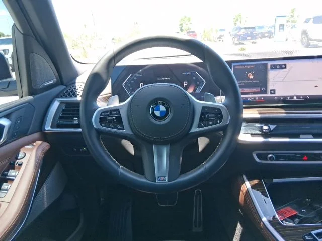 Used 2025 Gray BMW sDrive40i image 9