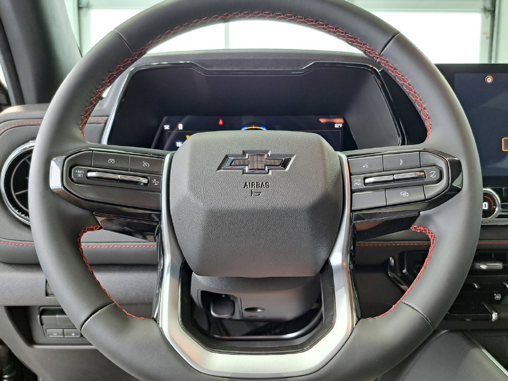 2026 Chevrolet Colorado Z71 Crew Cab Pickup Slide 8