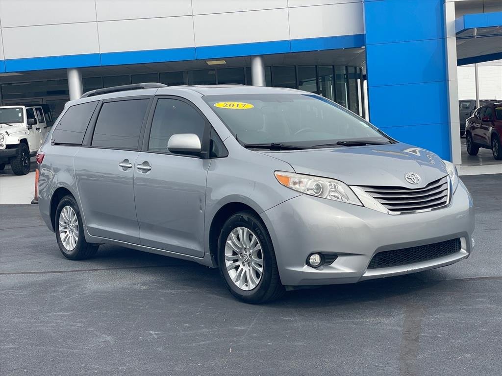 2017 Toyota Sienna XLE