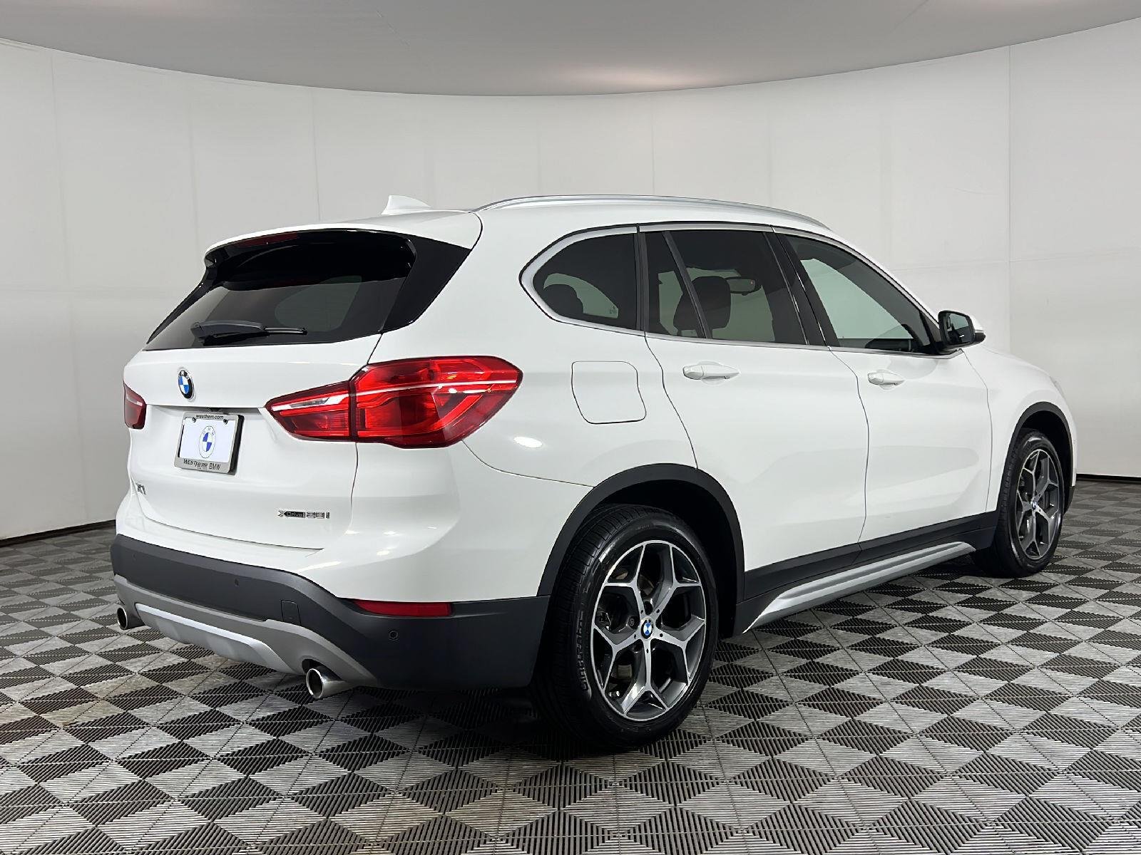 Used 2018 Alpine White BMW xDrive28i image 5