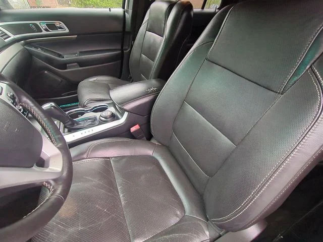Used 2014 White Ford Sport image 27