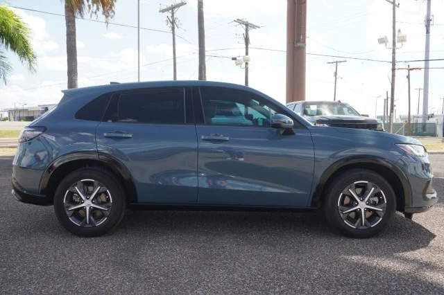 Used 2025  Honda EX-L image 4