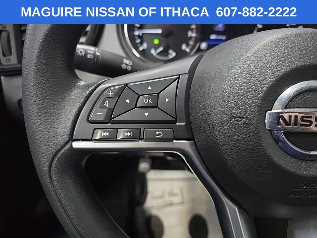 Used 2018 Gray Nissan S image 19