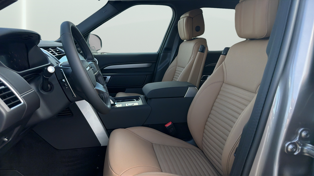 New 2026 Lantau Bronze Land Rover Dynamic SE image 17