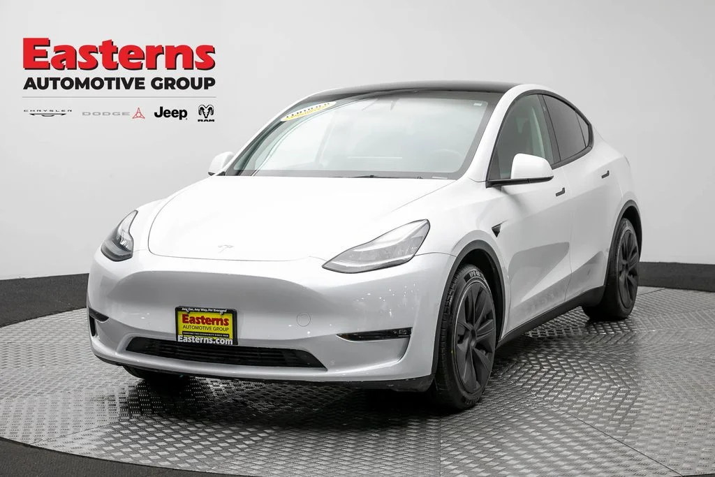 Used 2021 White Tesla Long Range image 1